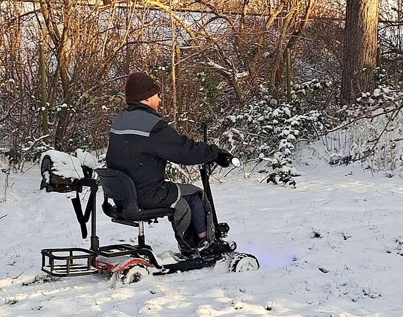 ABLE-2 handicap scooter klarer sneen